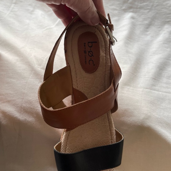 B.O.C leather, two-tone, wedge-heeled, strappy sandals. Size 11. Worn only once. - Picture 3 of 5